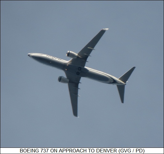 Boeing 737 flying into Denver